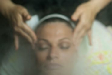 Therapeutic 45 minute leg massage